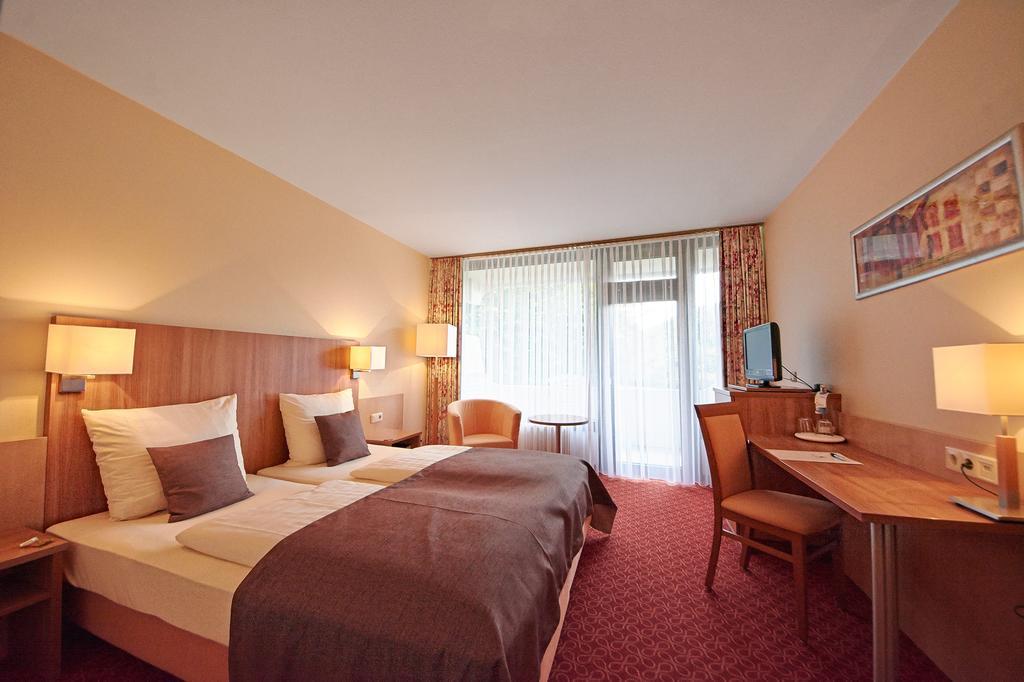 Hotel Moselpark 베른카슈텔쿠에스 외부 사진