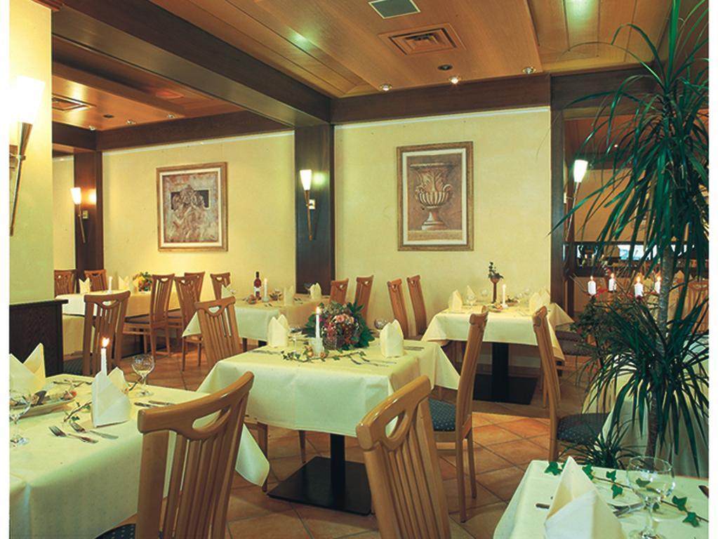 Hotel Moselpark 베른카슈텔쿠에스 외부 사진