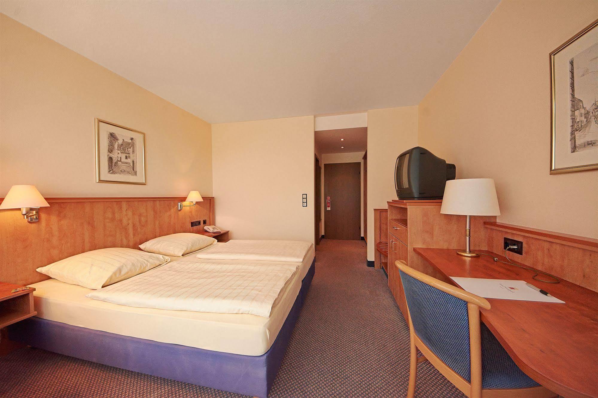 Hotel Moselpark 베른카슈텔쿠에스 외부 사진